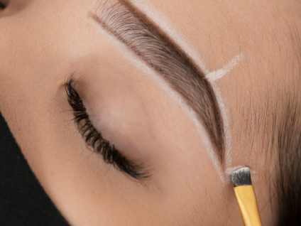 Teinture des Sourcils – Sublimez votre regard naturellement